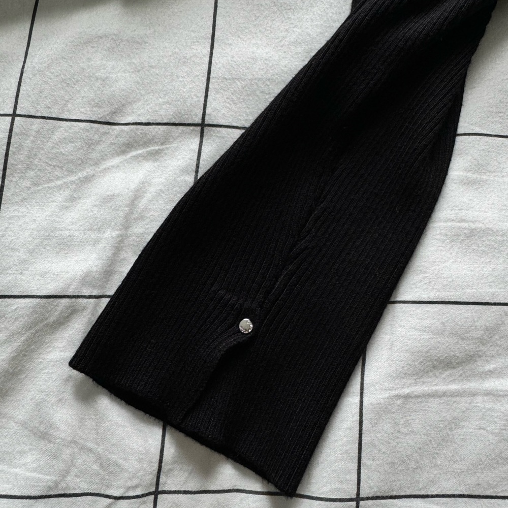 Mock-Neck Ribbed Long-Sleeve - Picture 4 of 6